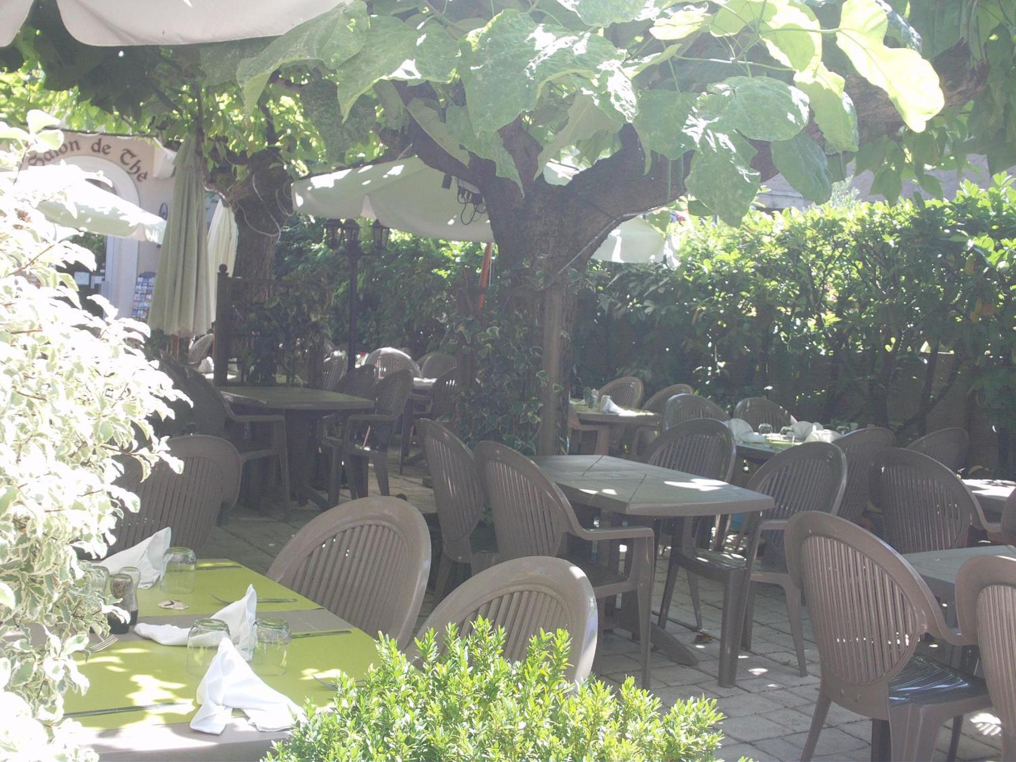 赖斯提勒尔斯公寓酒店 Saint-Macaire 外观 照片