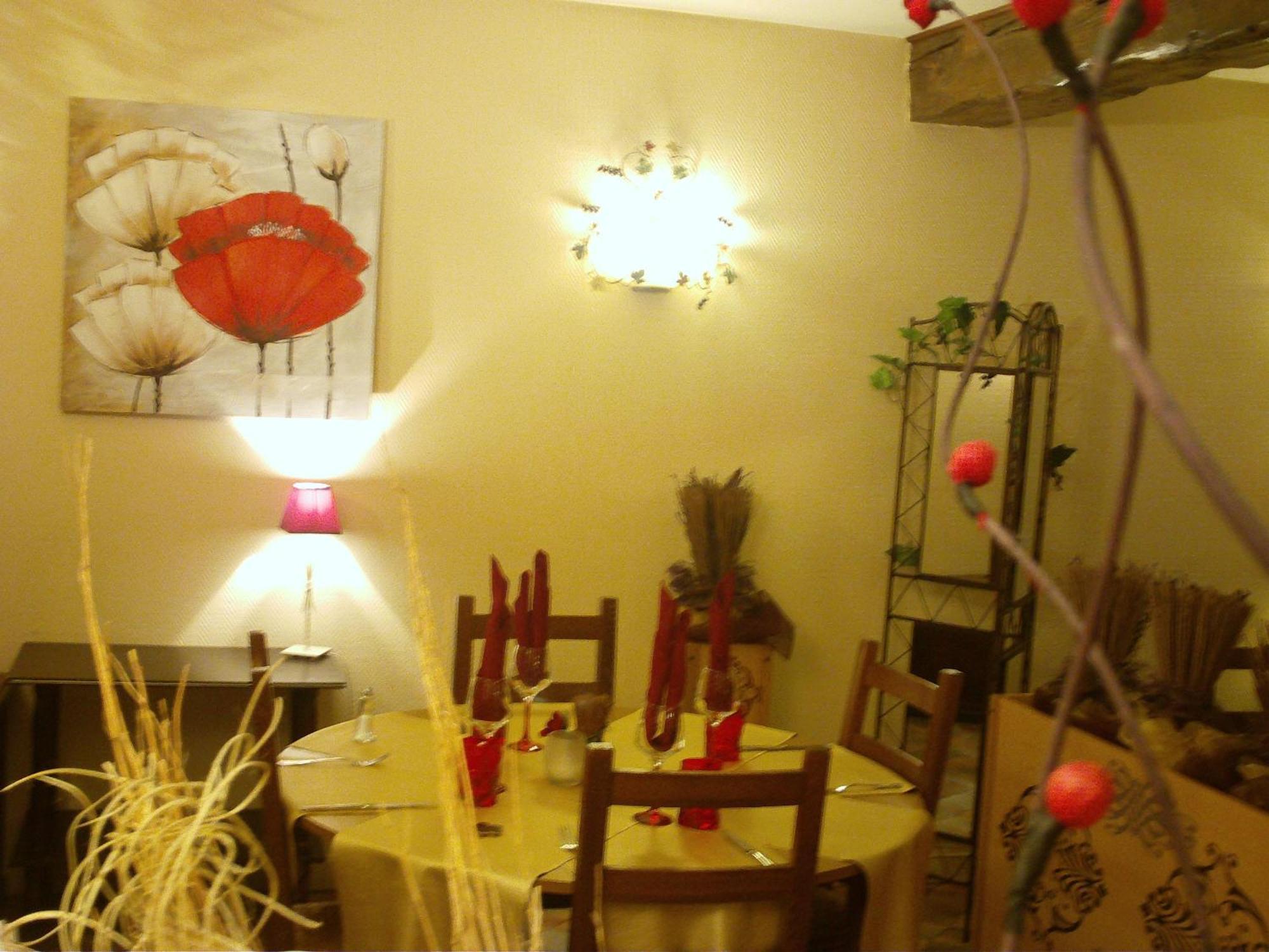 赖斯提勒尔斯公寓酒店 Saint-Macaire 外观 照片