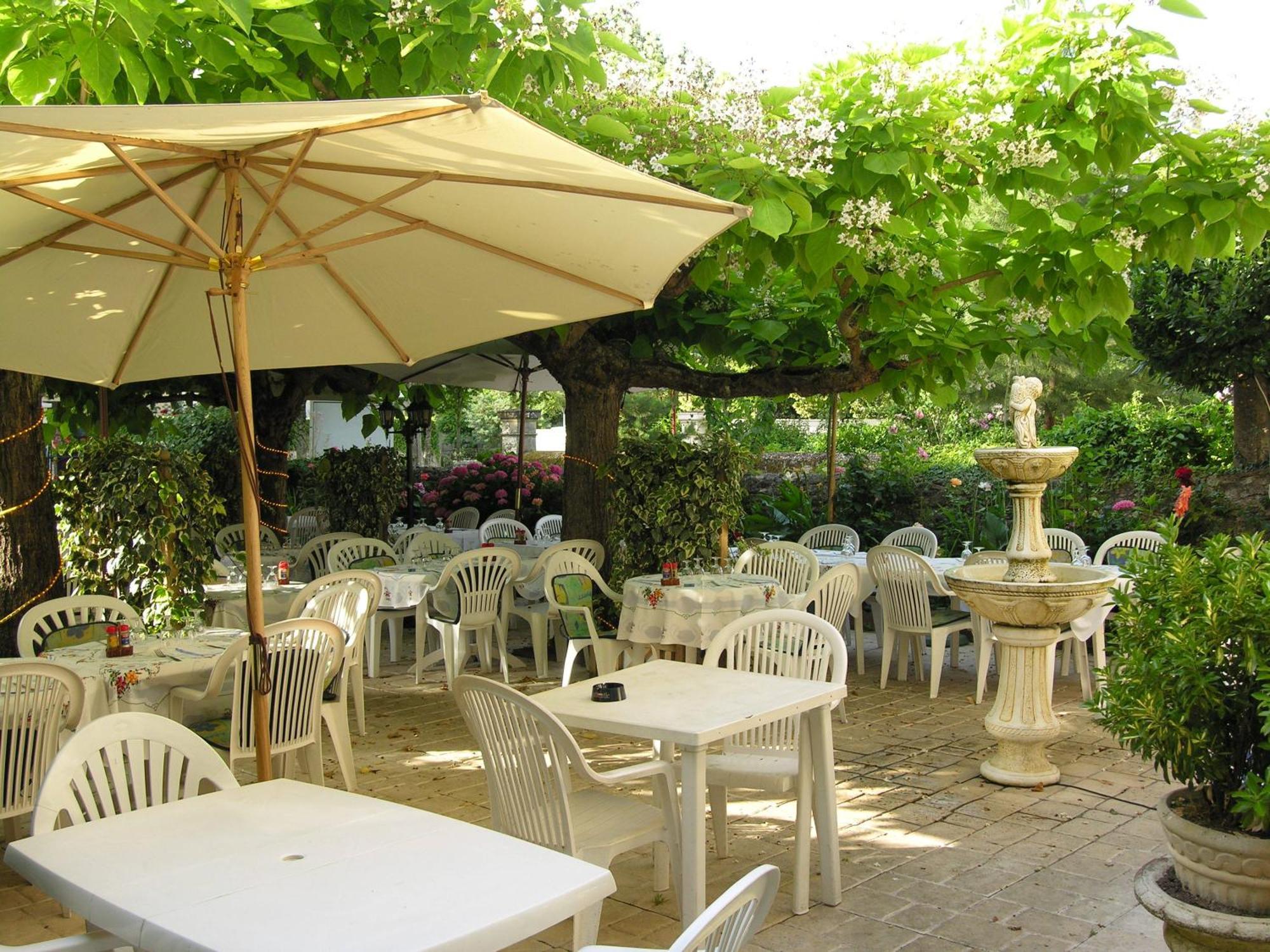 赖斯提勒尔斯公寓酒店 Saint-Macaire 外观 照片